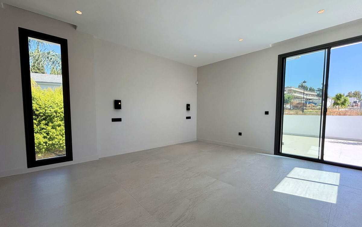 Huis te koop in Estepona | 4 slaapkamers H5083153