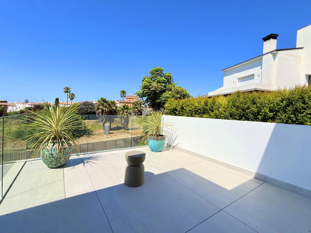 Huis te koop in Estepona | 4 slaapkamers H5083153