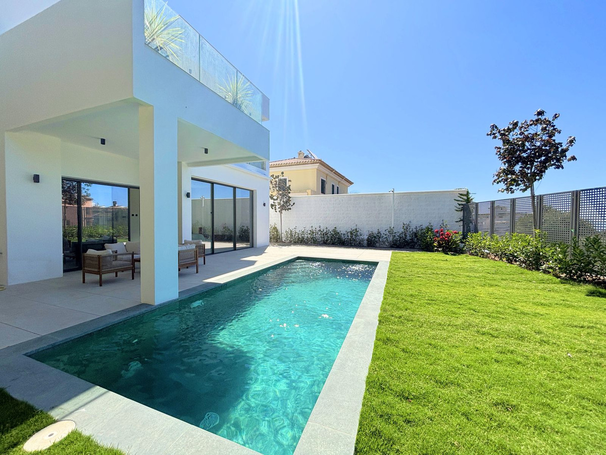 Huis te koop in Estepona | 4 slaapkamers H5083153