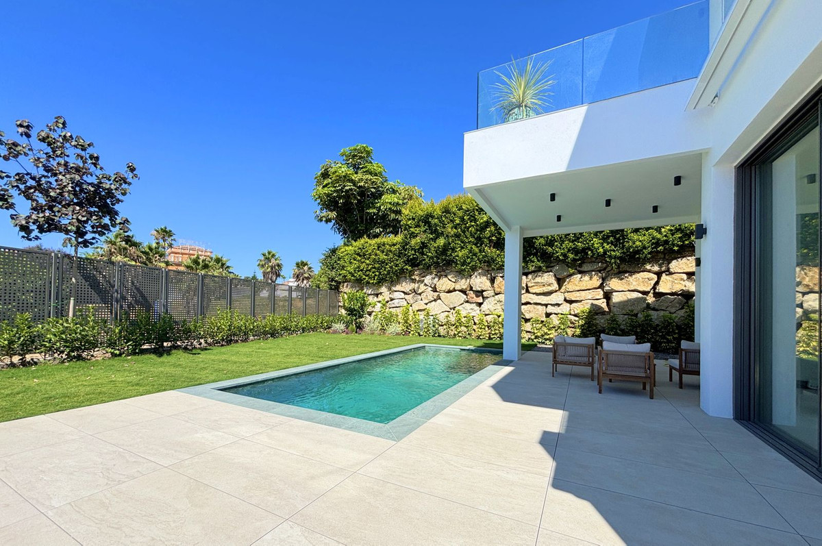 Huis te koop in Estepona | 4 slaapkamers H5083153