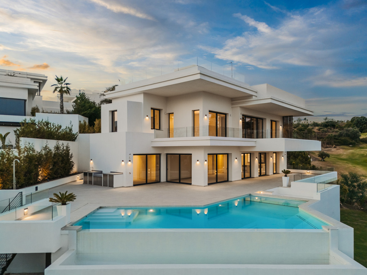Huis te koop in Estepona | 4 slaapkamers H5103631
