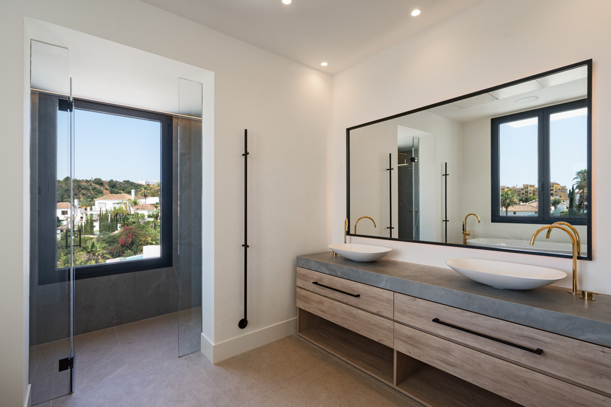Huis te koop in Estepona | 4 slaapkamers H5103631