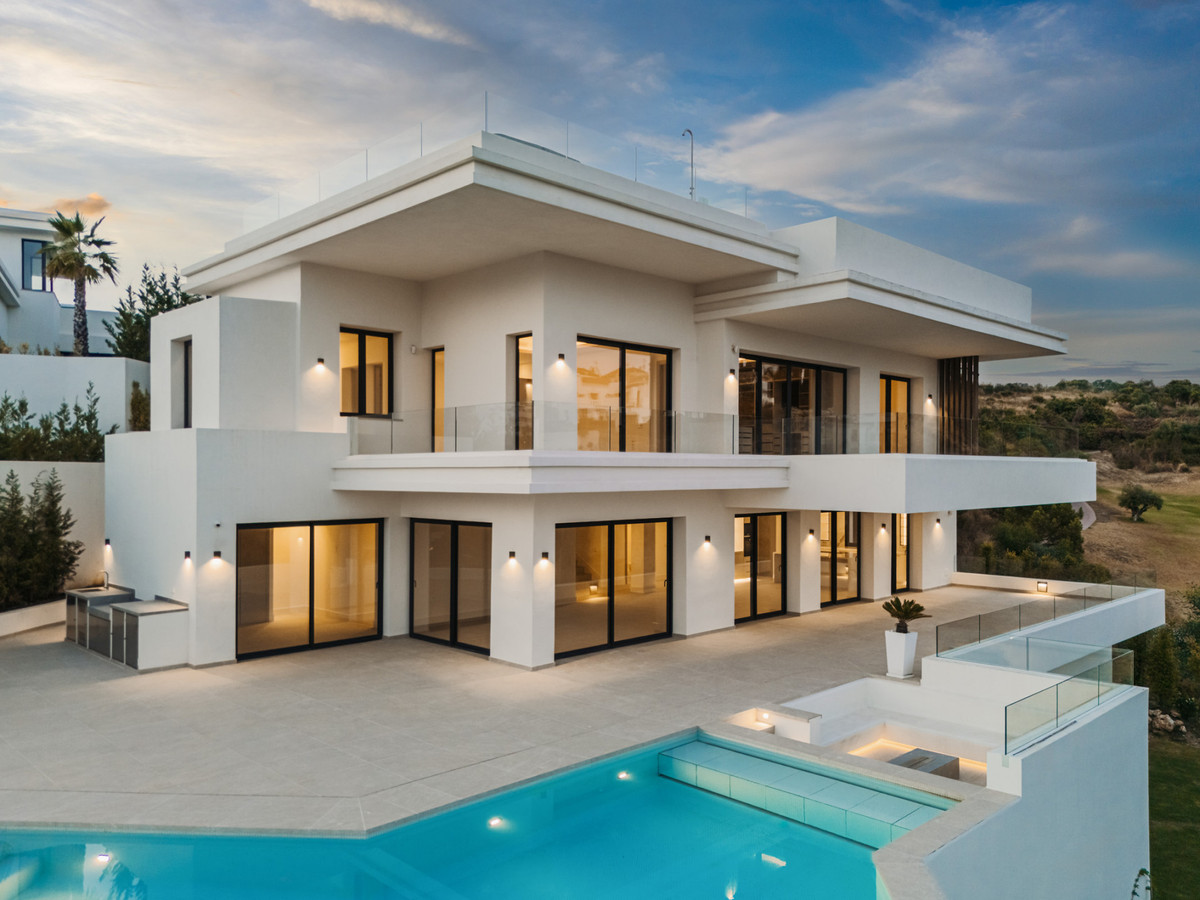 Huis te koop in Estepona | 4 slaapkamers H5103631