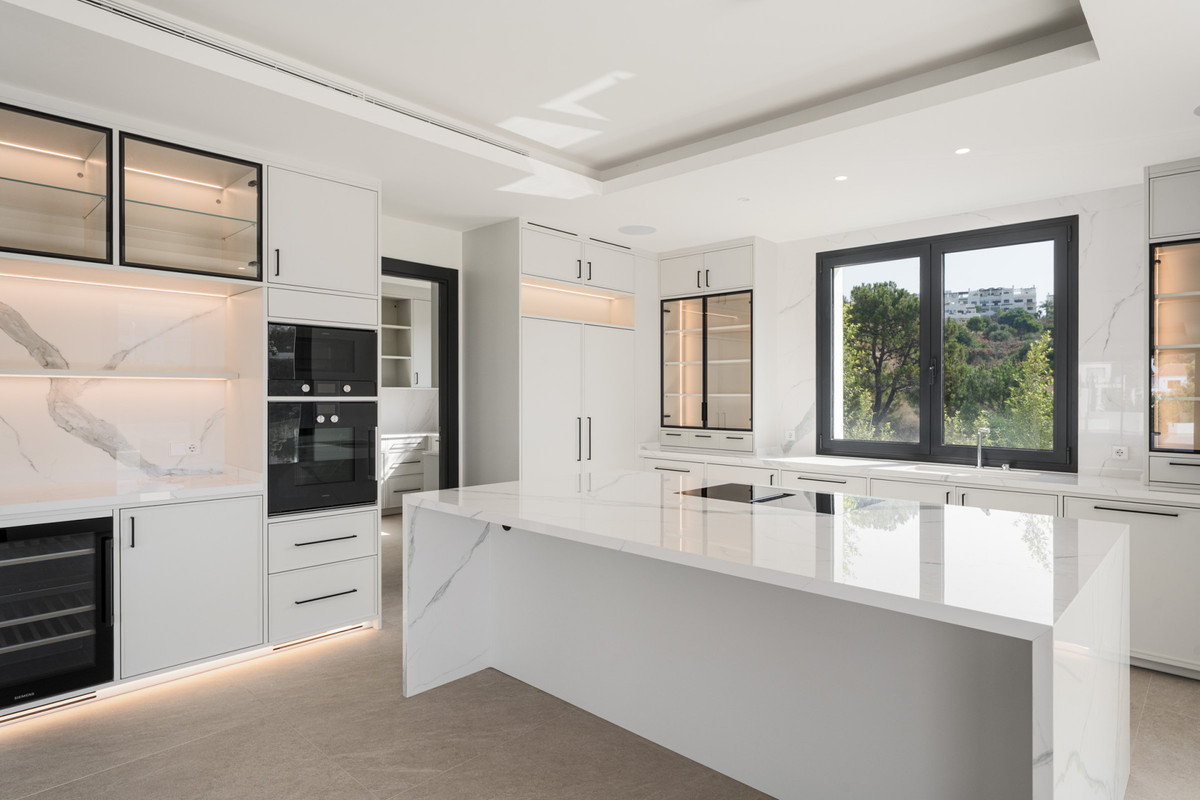Huis te koop in Estepona | 4 slaapkamers H5103631