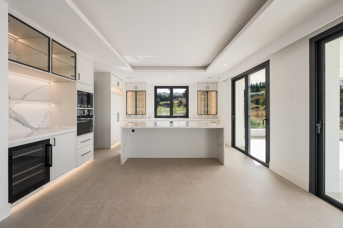 Huis te koop in Estepona | 4 slaapkamers H5103631