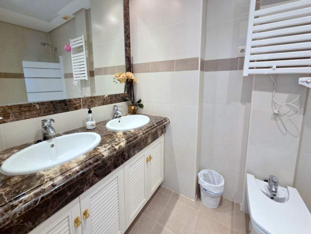 Huis te koop in Estepona | 3 slaapkamers H5107336