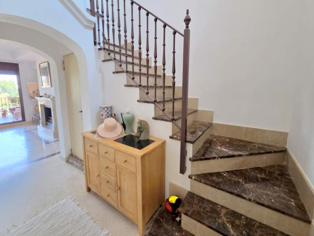 Huis te koop in Estepona | 3 slaapkamers H5107336