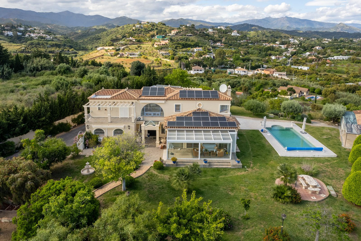 Huis te koop in Estepona | 4 slaapkamers H5111377