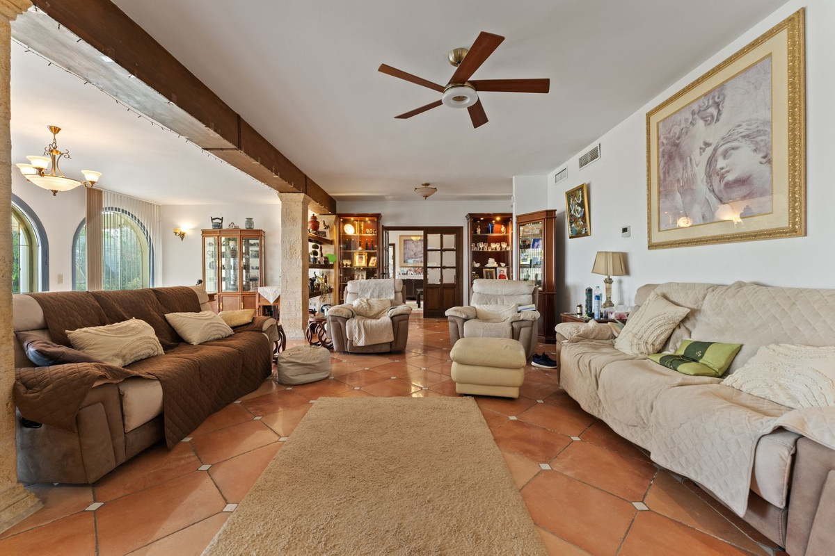 Huis te koop in Estepona | 4 slaapkamers H5111377