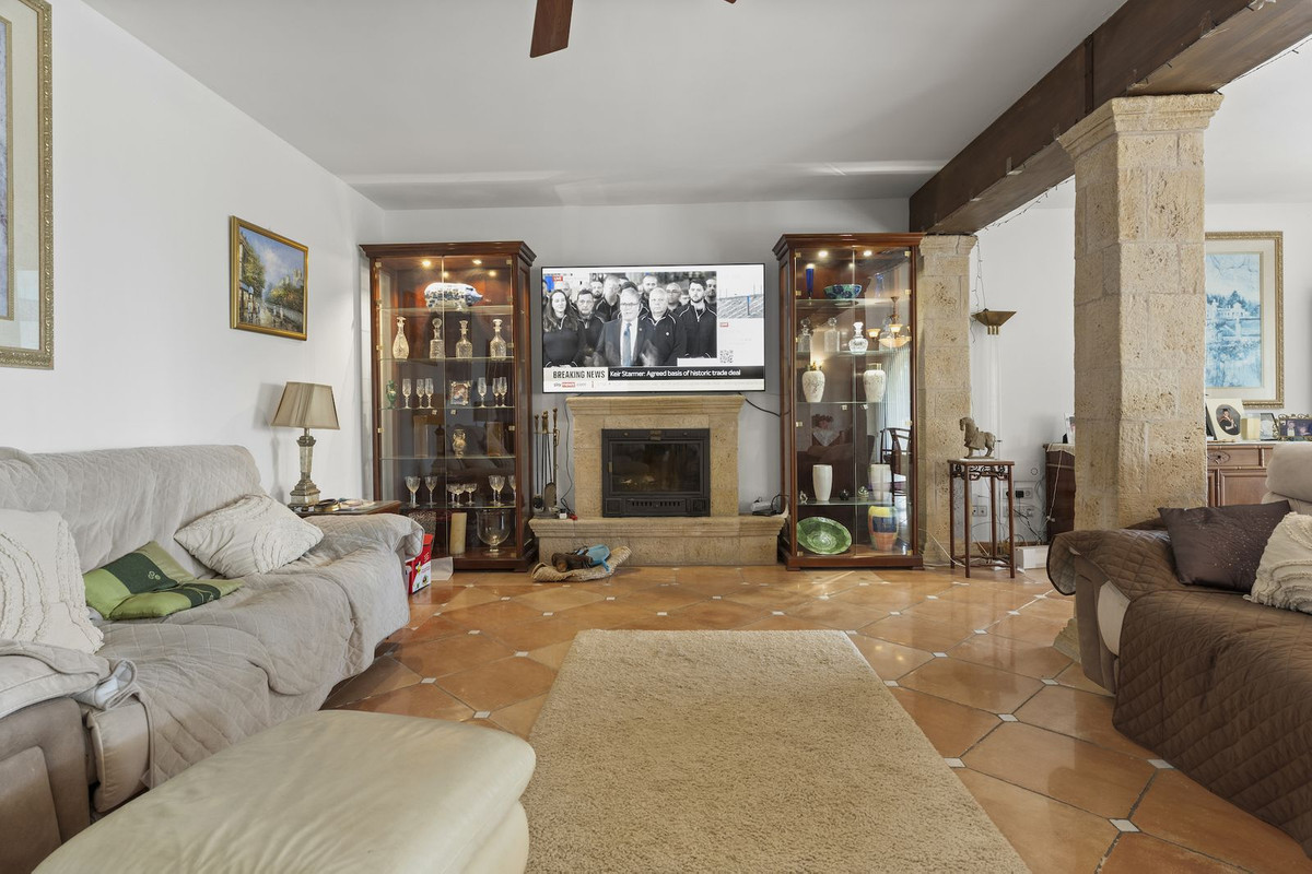 Huis te koop in Estepona | 4 slaapkamers H5111377