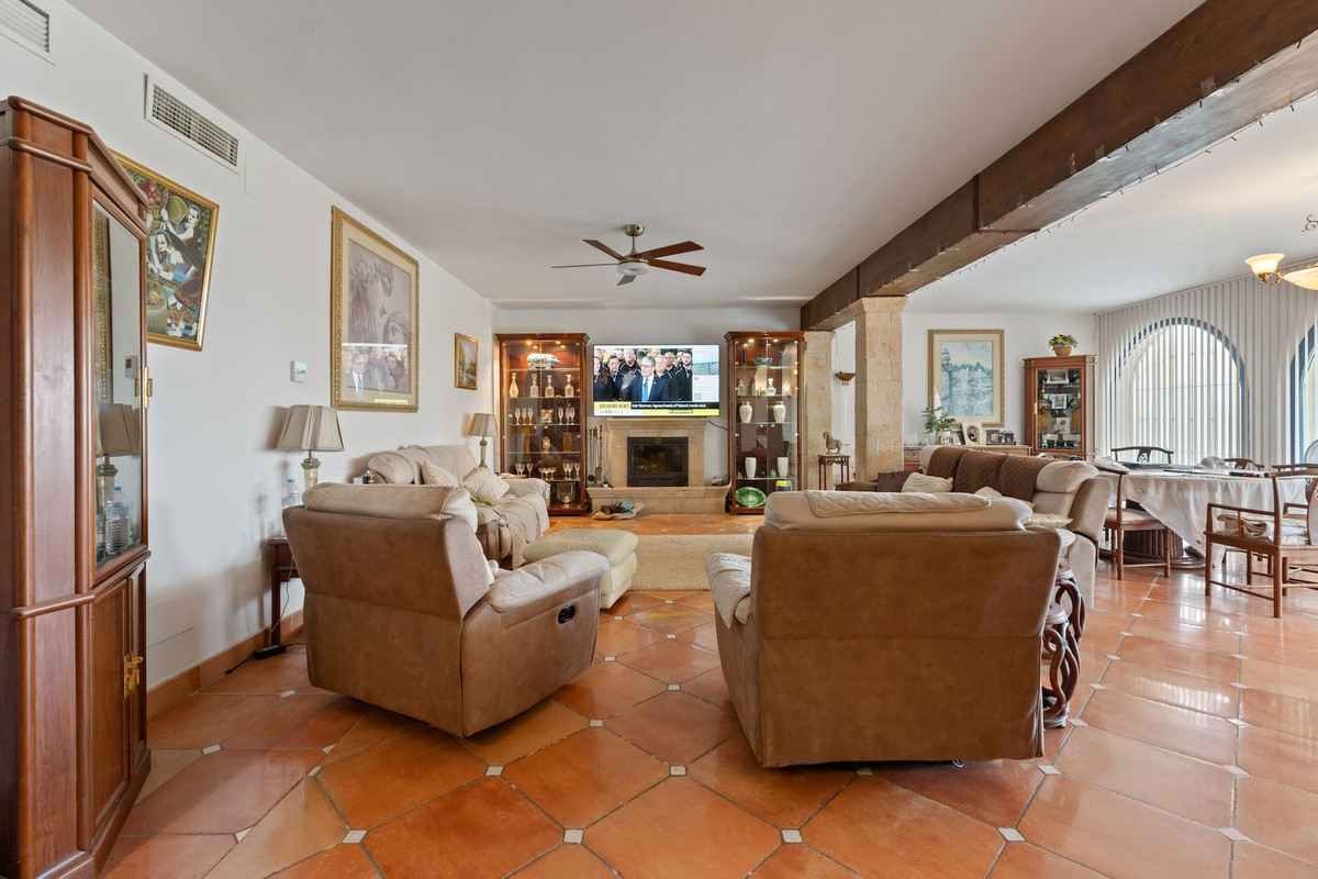 Huis te koop in Estepona | 4 slaapkamers H5111377