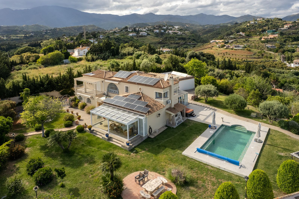 Huis te koop in Estepona | 4 slaapkamers H5111377