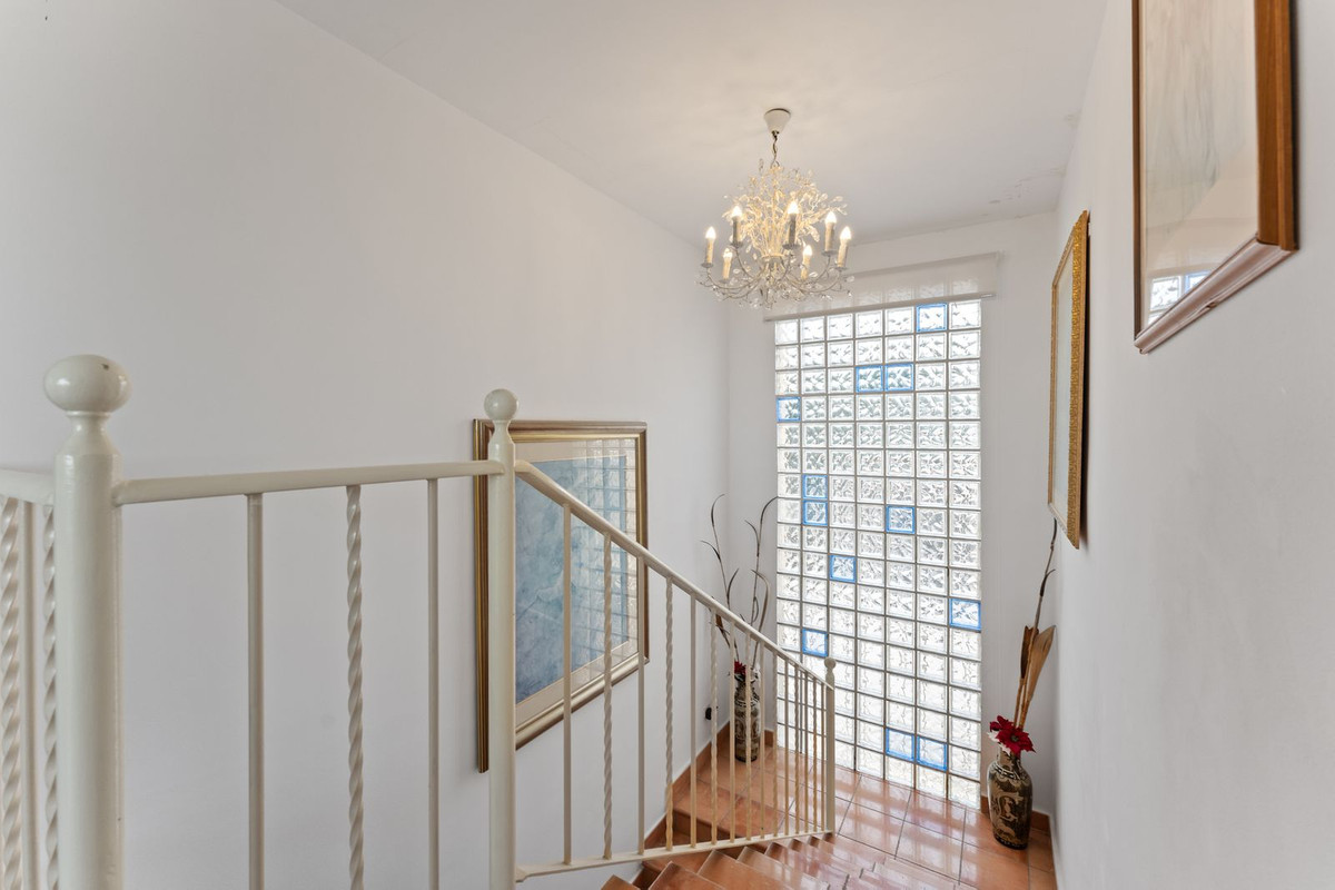 Huis te koop in Estepona | 4 slaapkamers H5111377