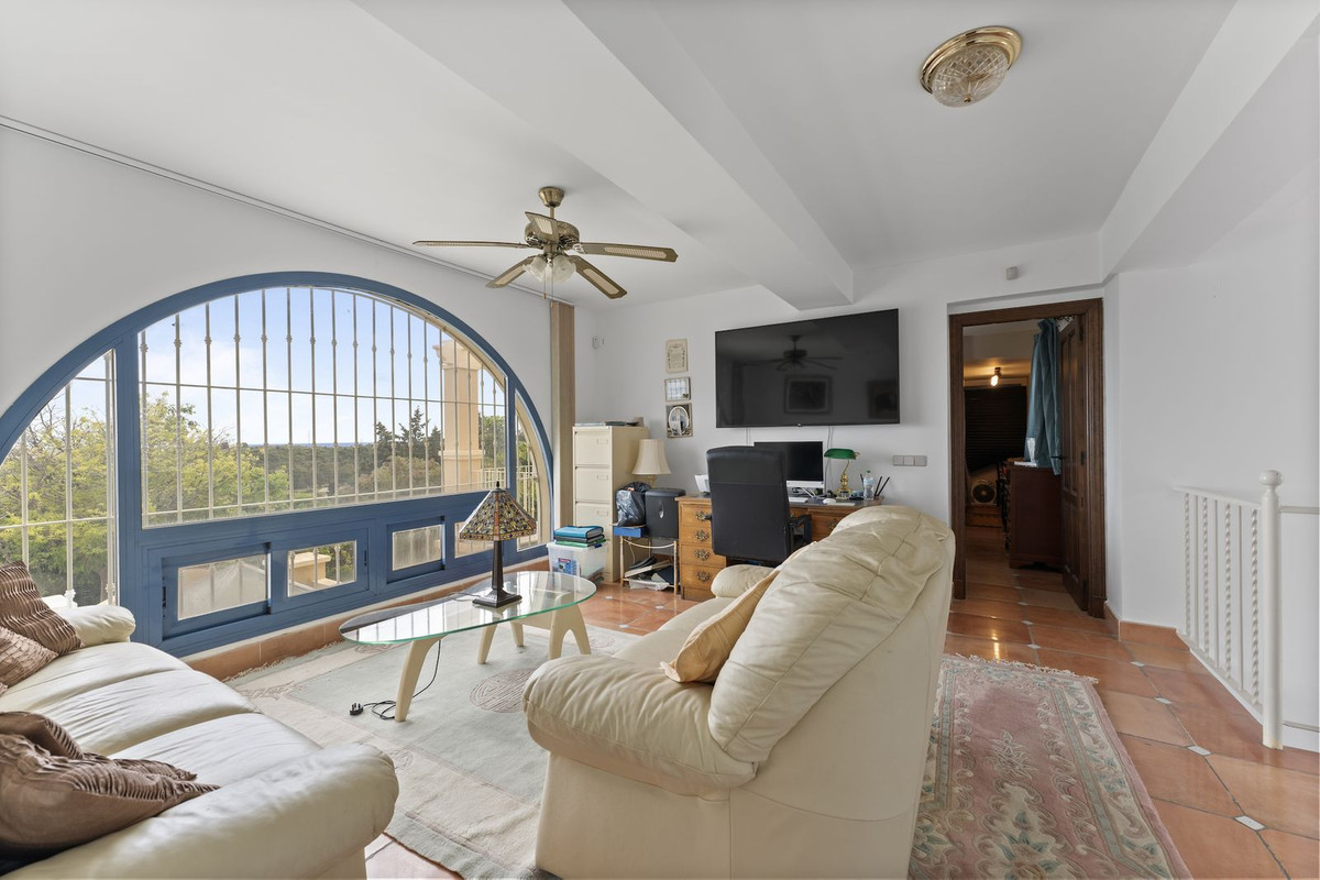 Huis te koop in Estepona | 4 slaapkamers H5111377