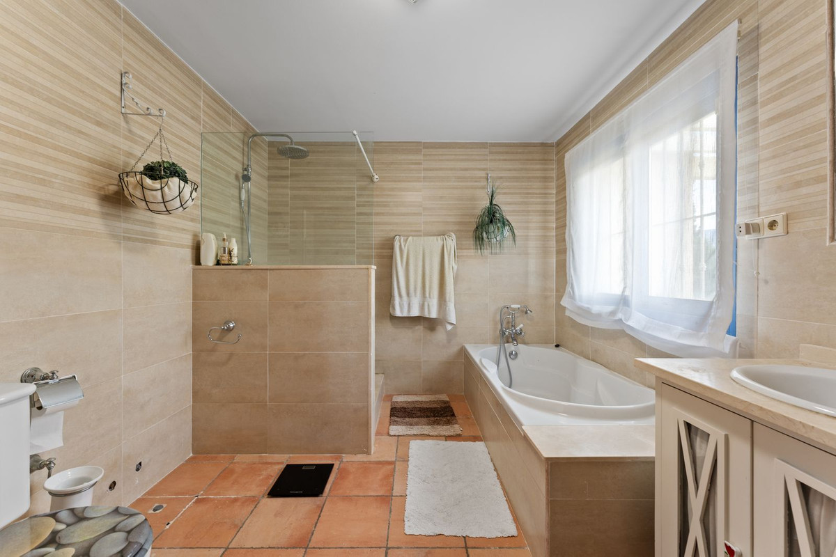 Huis te koop in Estepona | 4 slaapkamers H5111377