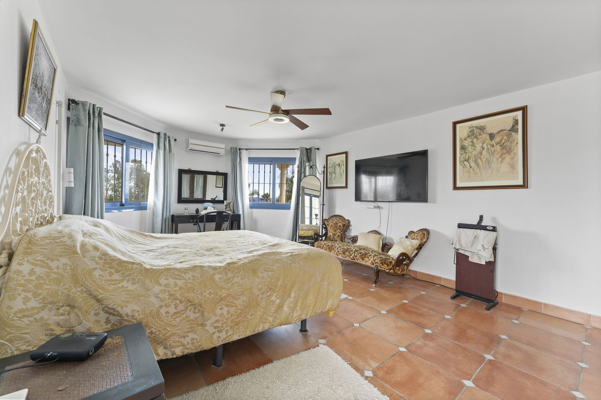 Huis te koop in Estepona | 4 slaapkamers H5111377