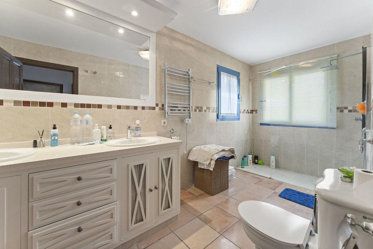 Huis te koop in Estepona | 4 slaapkamers H5111377