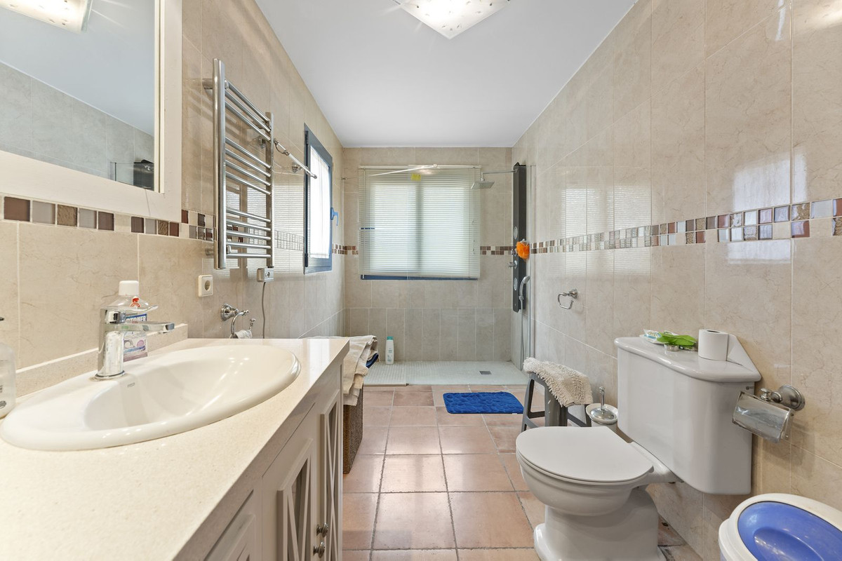Huis te koop in Estepona | 4 slaapkamers H5111377
