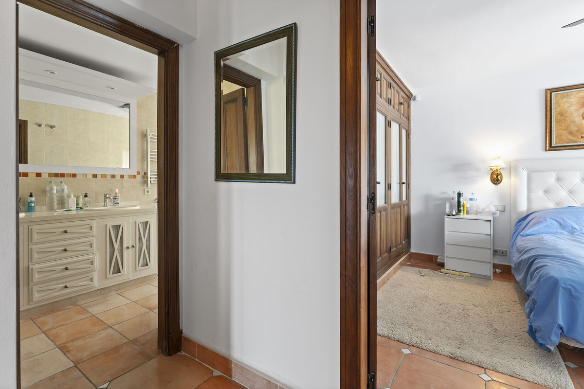 Huis te koop in Estepona | 4 slaapkamers H5111377