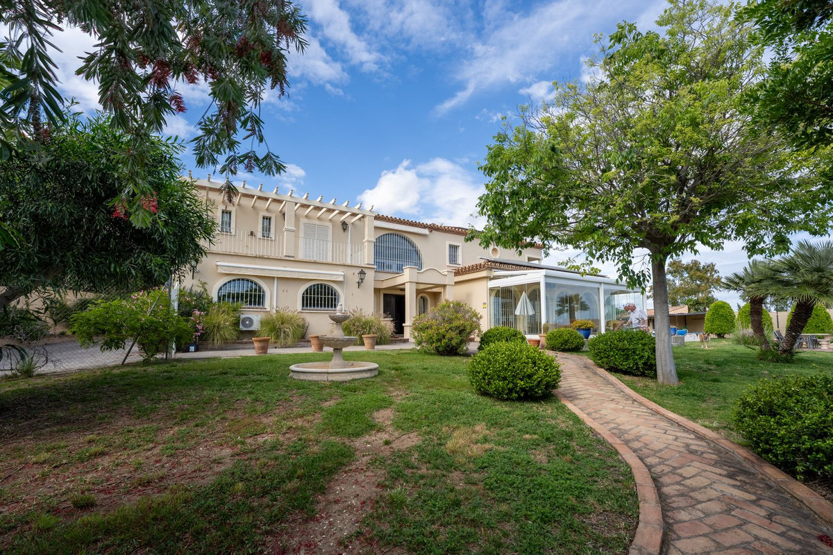 Huis te koop in Estepona | 4 slaapkamers H5111377