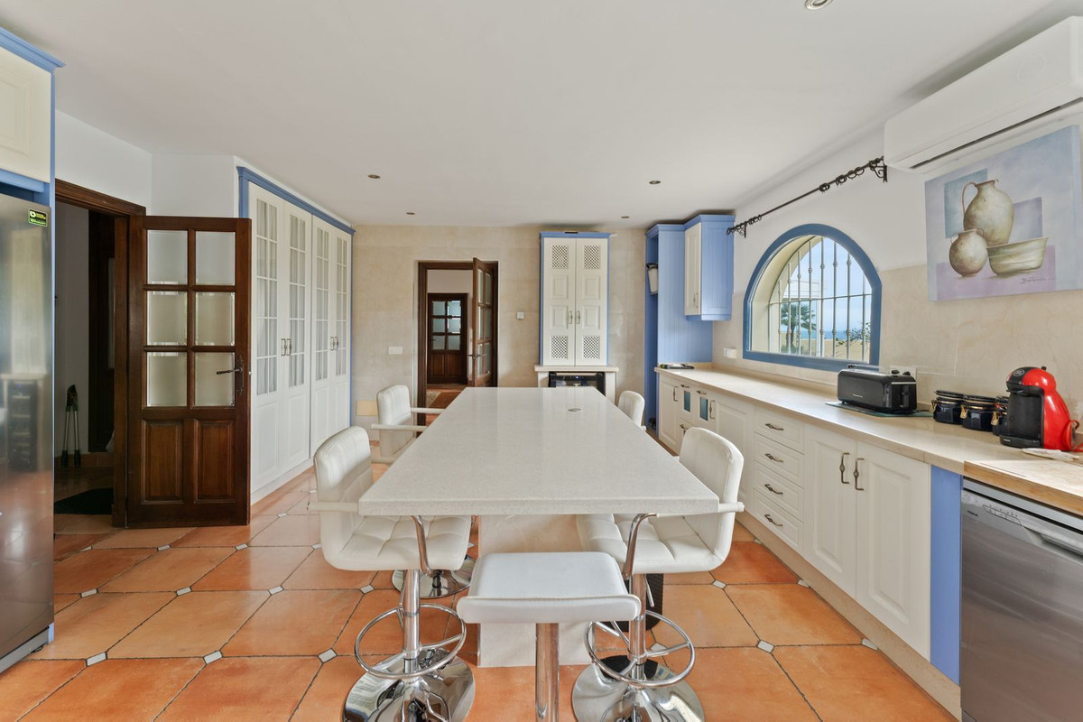 Huis te koop in Estepona | 4 slaapkamers H5111377