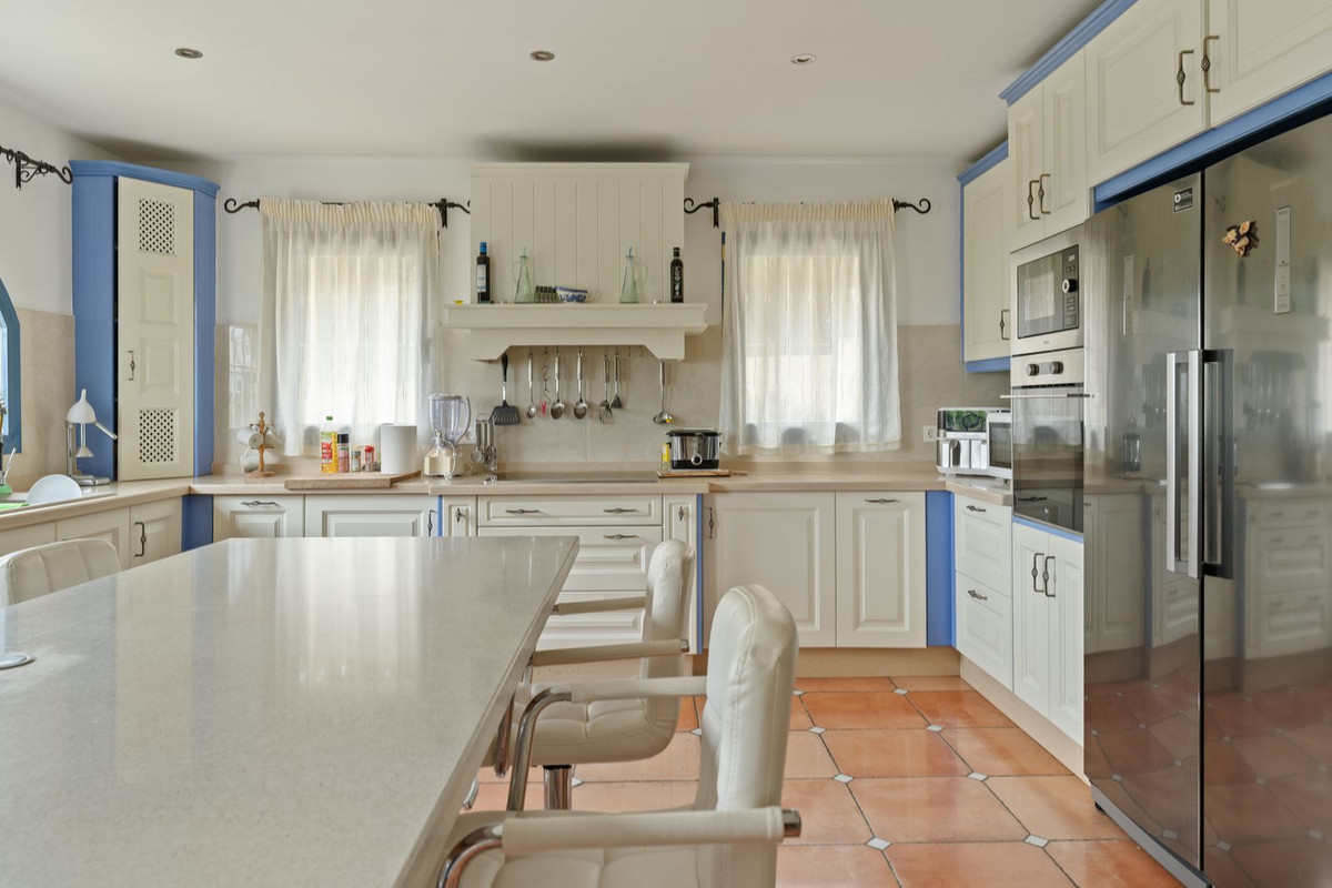 Huis te koop in Estepona | 4 slaapkamers H5111377