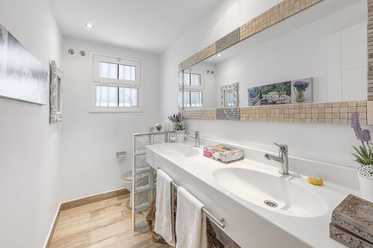 Huis te koop in Estepona | 4 slaapkamers H5112328