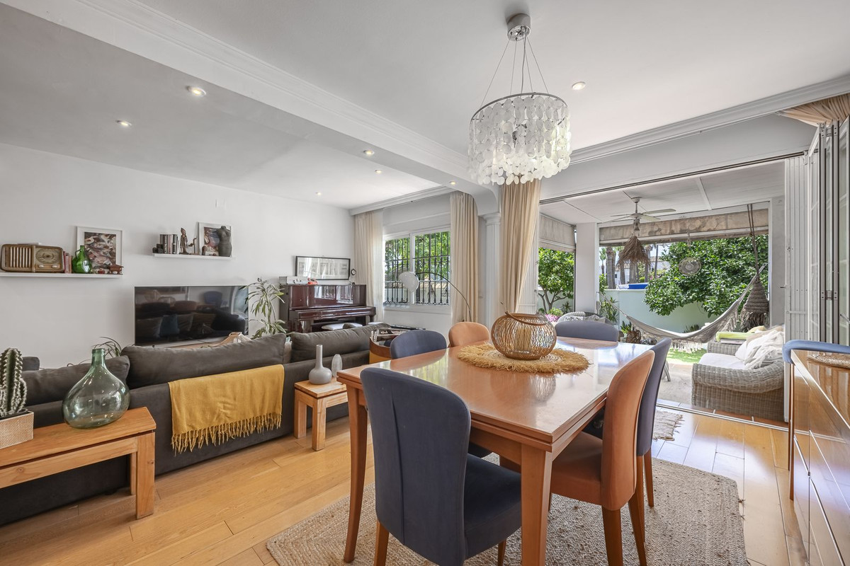 Huis te koop in Estepona | 4 slaapkamers H5112328