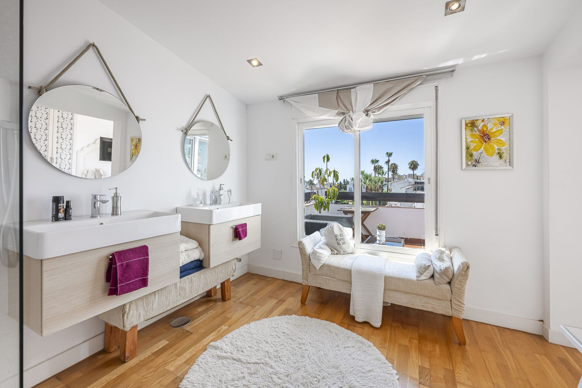 Huis te koop in Estepona | 4 slaapkamers H5112328