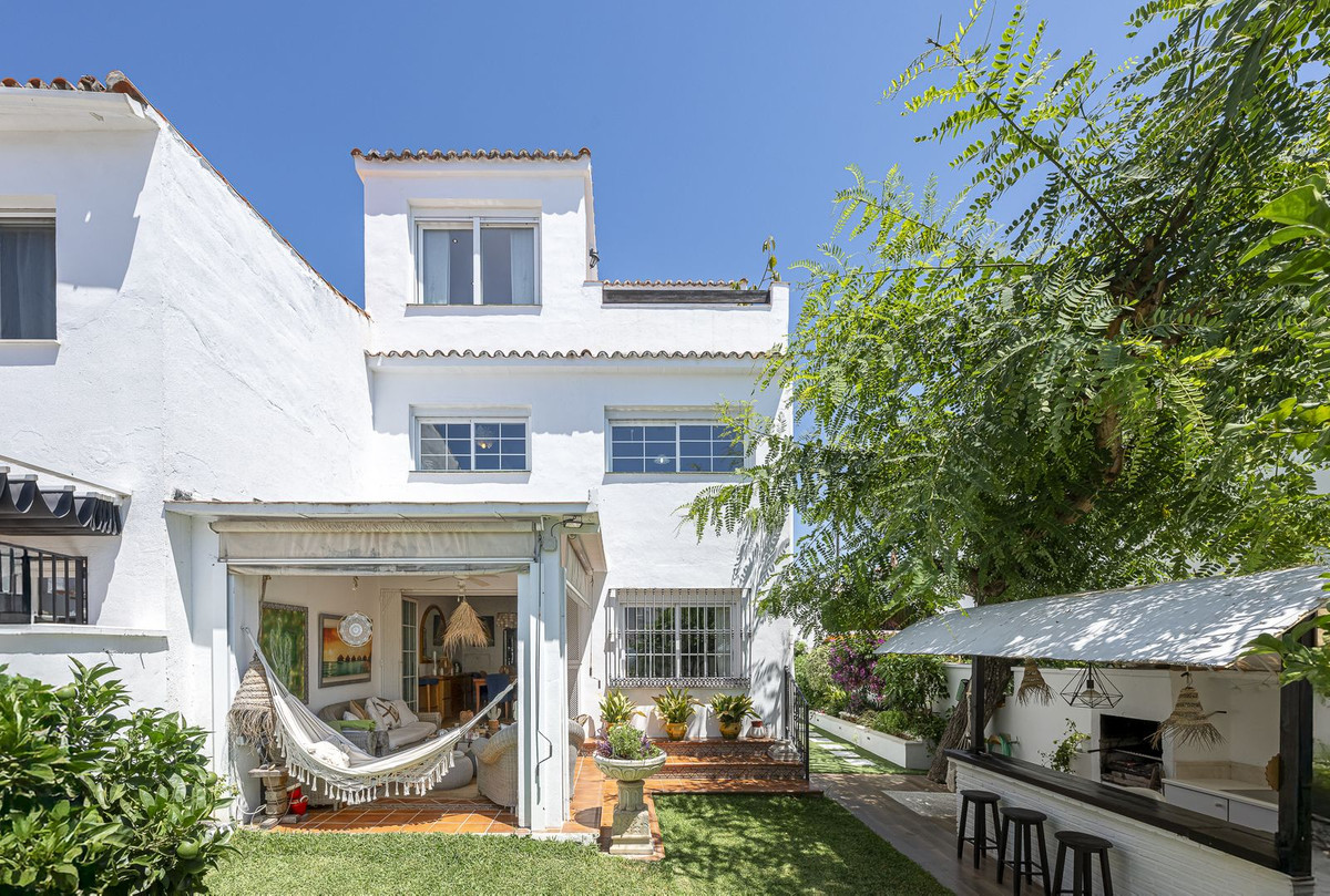 Huis te koop in Estepona | 4 slaapkamers H5112328