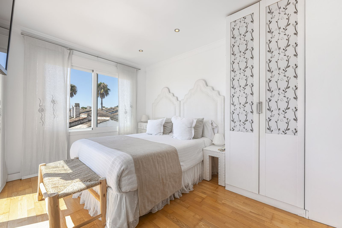 Huis te koop in Estepona | 4 slaapkamers H5112328