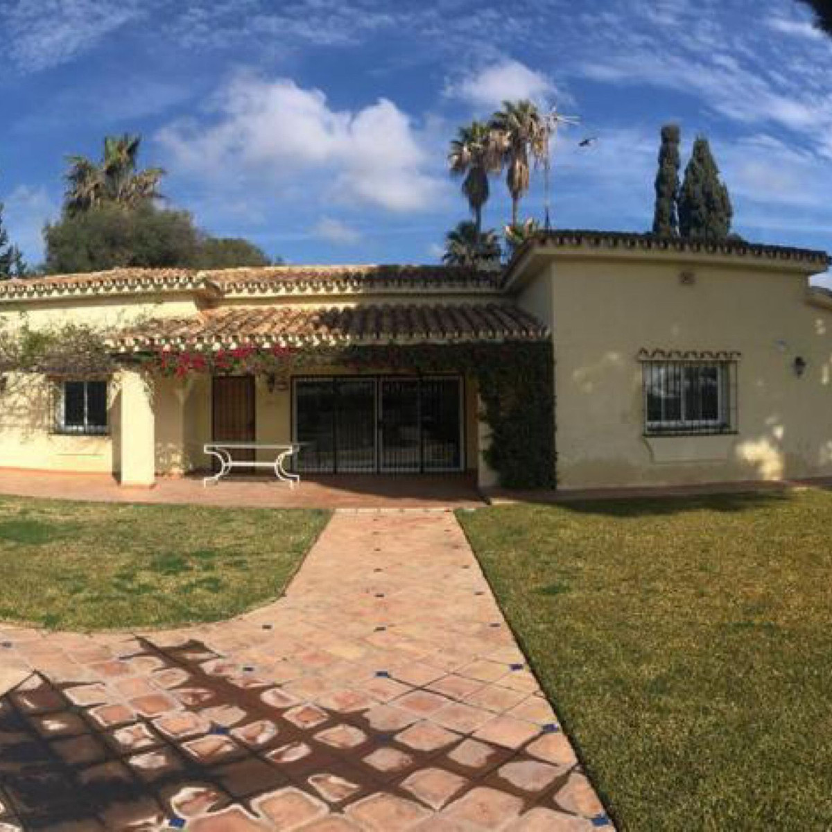 Finca - Cortijo te koop in Estepona | 3 slaapkamers H5112403