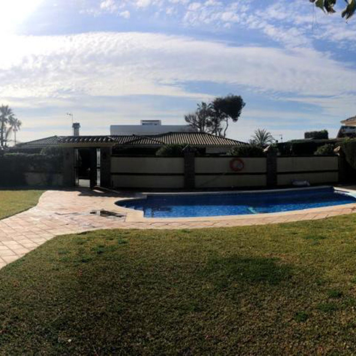 Finca - Cortijo te koop in Estepona | 3 slaapkamers H5112403