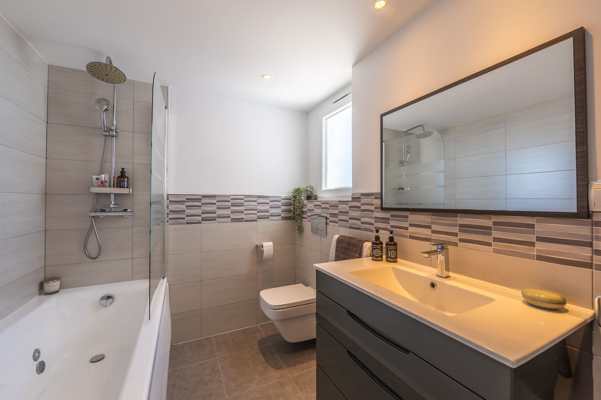 Huis te koop in Estepona | 3 slaapkamers H5118034