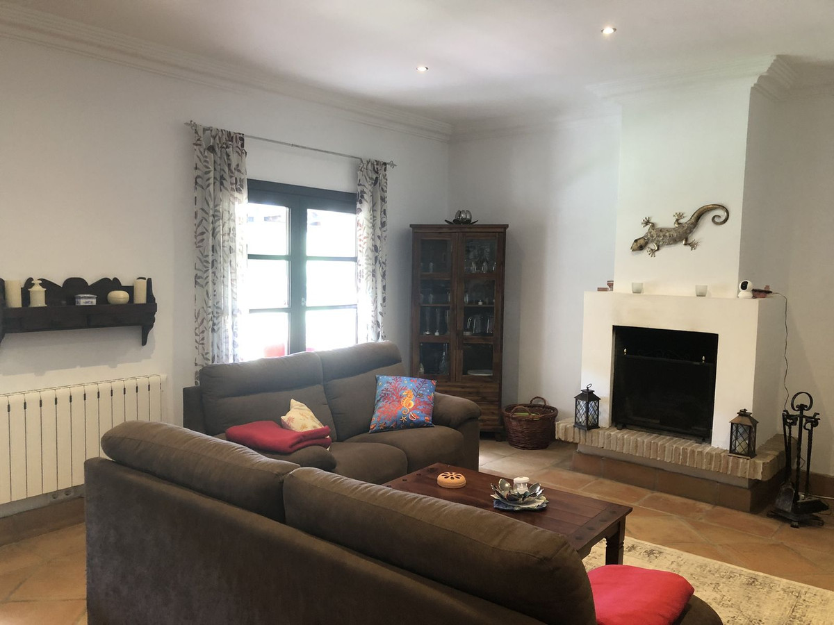 Finca - Cortijo te koop in Estepona | 4 slaapkamers H5122984