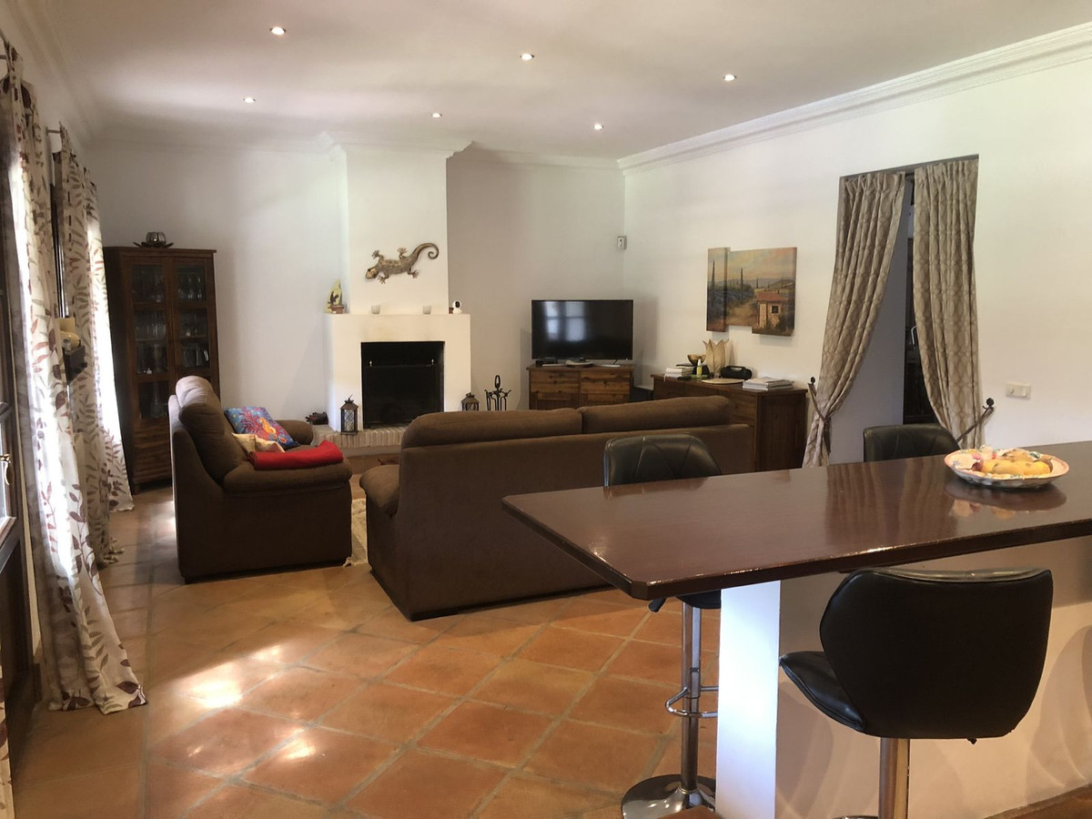 Finca - Cortijo te koop in Estepona | 4 slaapkamers H5122984
