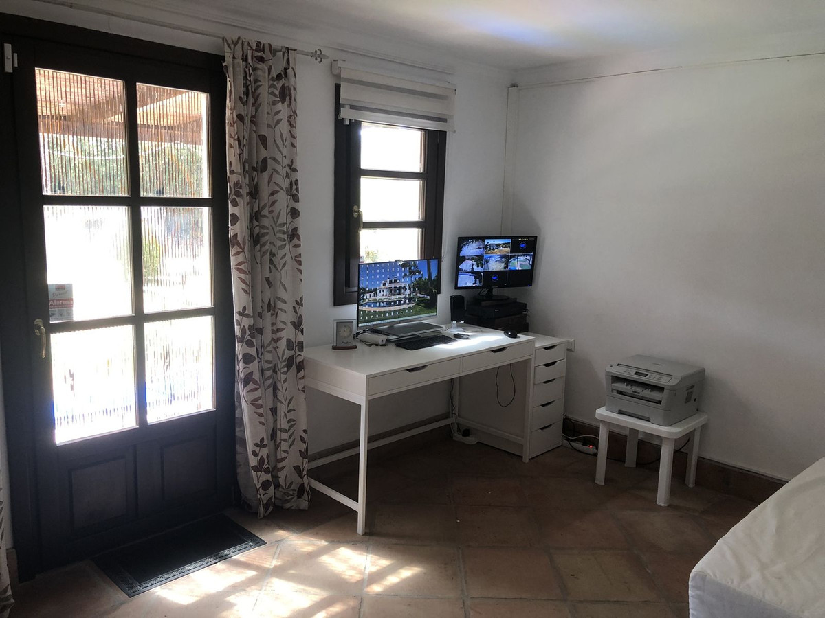 Finca - Cortijo te koop in Estepona | 4 slaapkamers H5122984