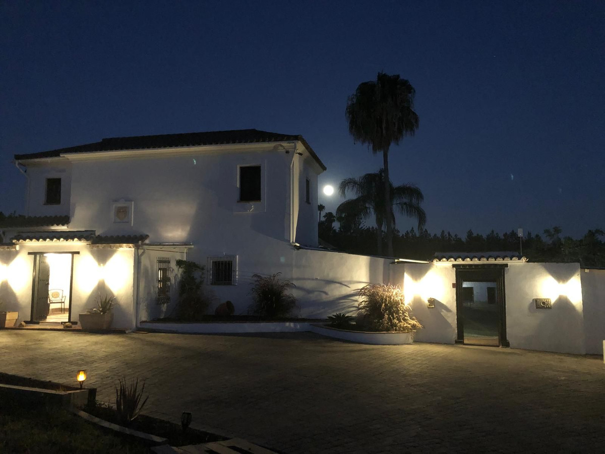 Finca - Cortijo te koop in Estepona | 4 slaapkamers H5122984