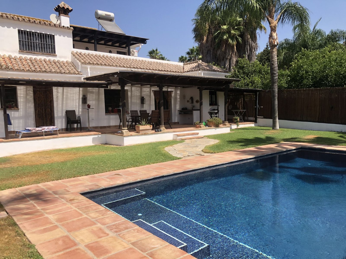 Finca - Cortijo te koop in Estepona | 4 slaapkamers H5122984