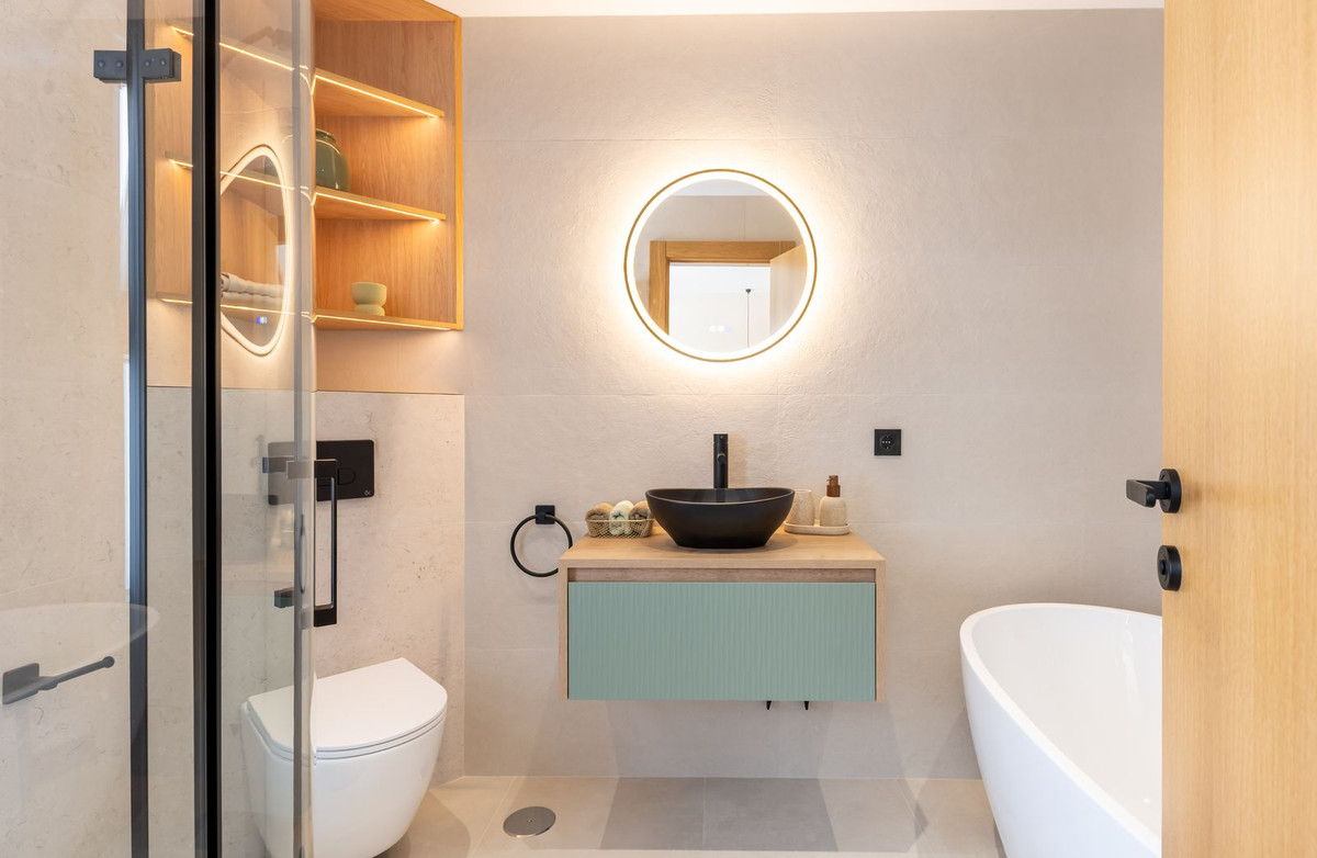 Townhouse for sale in Estepona | 4 bedrooms H5123062
