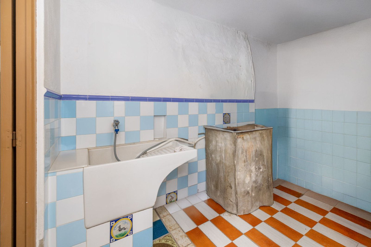 Huis te koop in Estepona | 4 slaapkamers H5123968