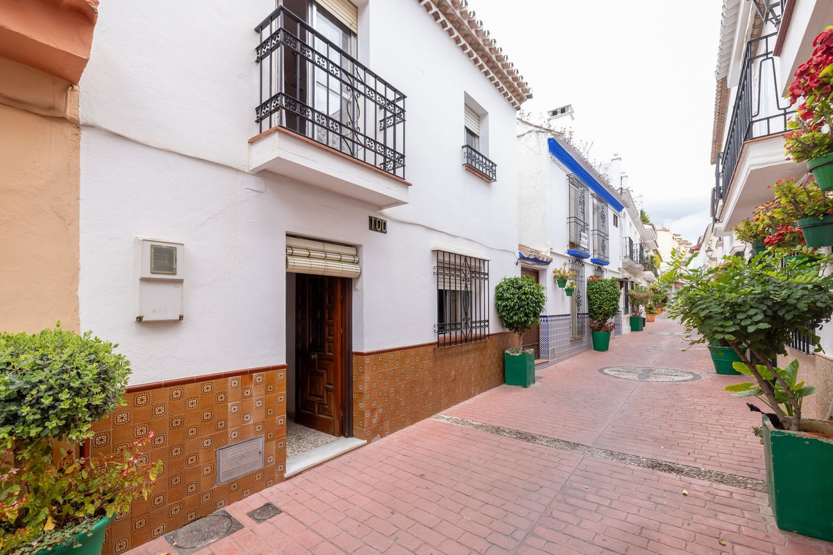 Huis te koop in Estepona | 4 slaapkamers H5123968