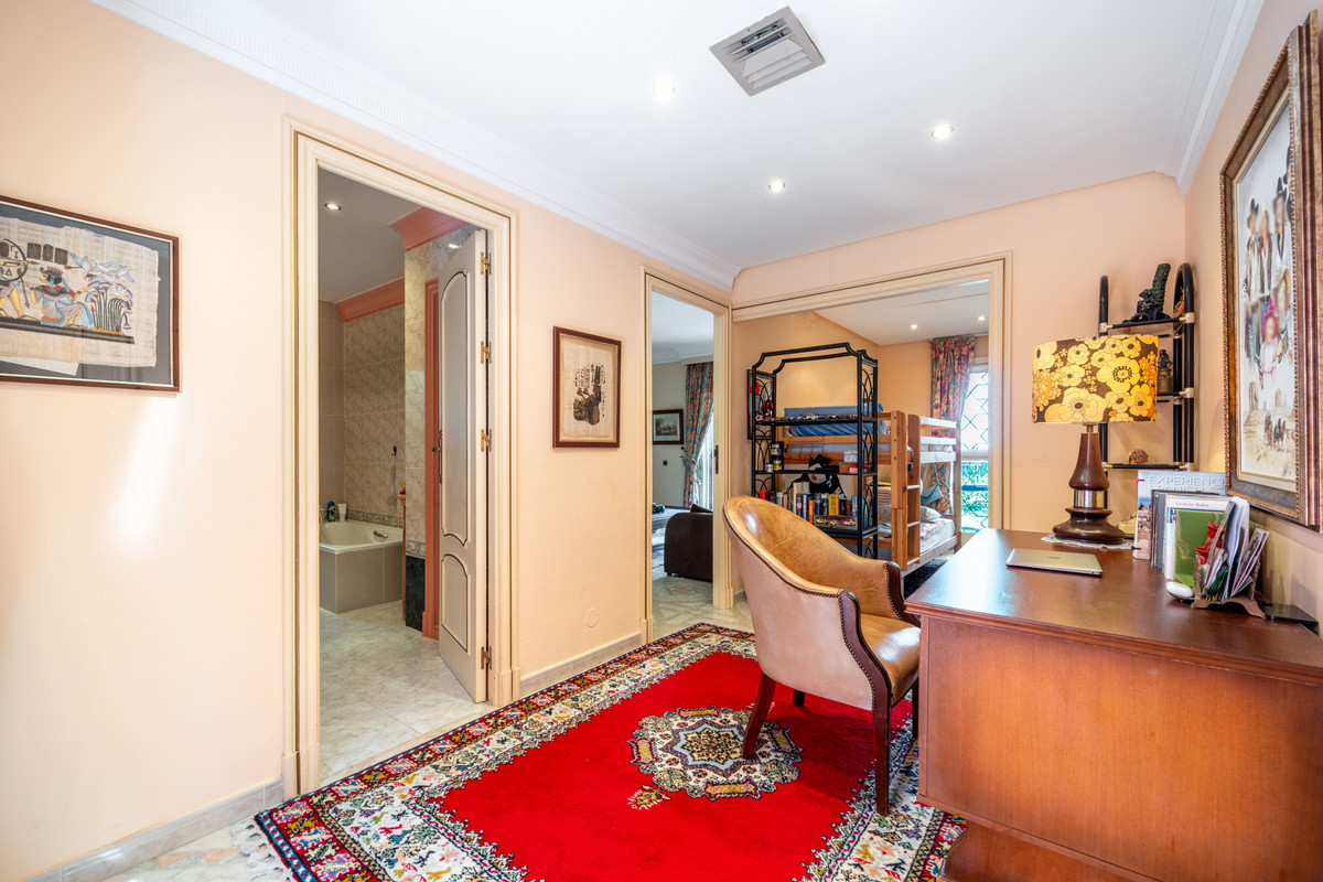 Huis te koop in Estepona | 9 slaapkamers H5125372