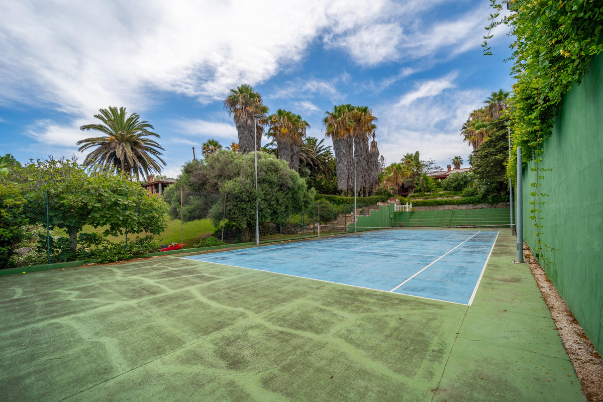 Huis te koop in Estepona | 9 slaapkamers H5125372