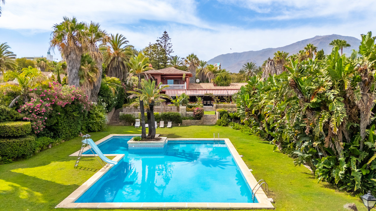 Huis te koop in Estepona | 9 slaapkamers H5125372