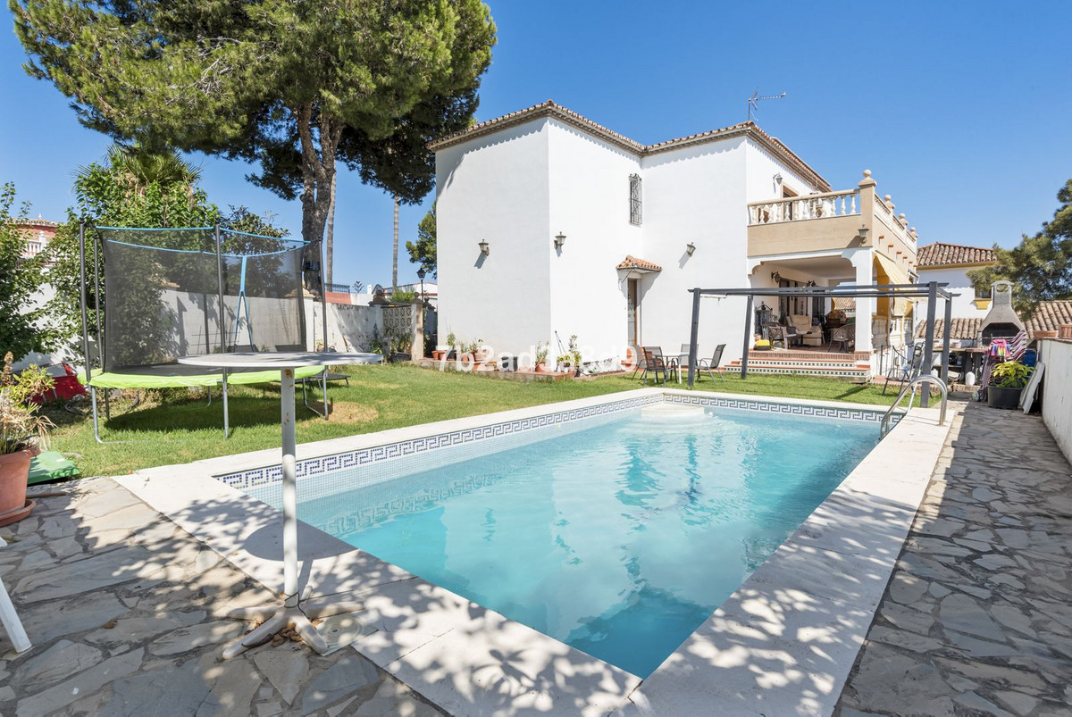 Detached Villa for sale in Estepona | 6 bedrooms H5129635