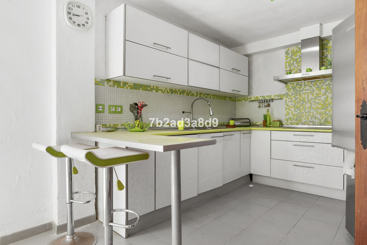 Detached Villa for sale in Estepona | 6 bedrooms H5129635
