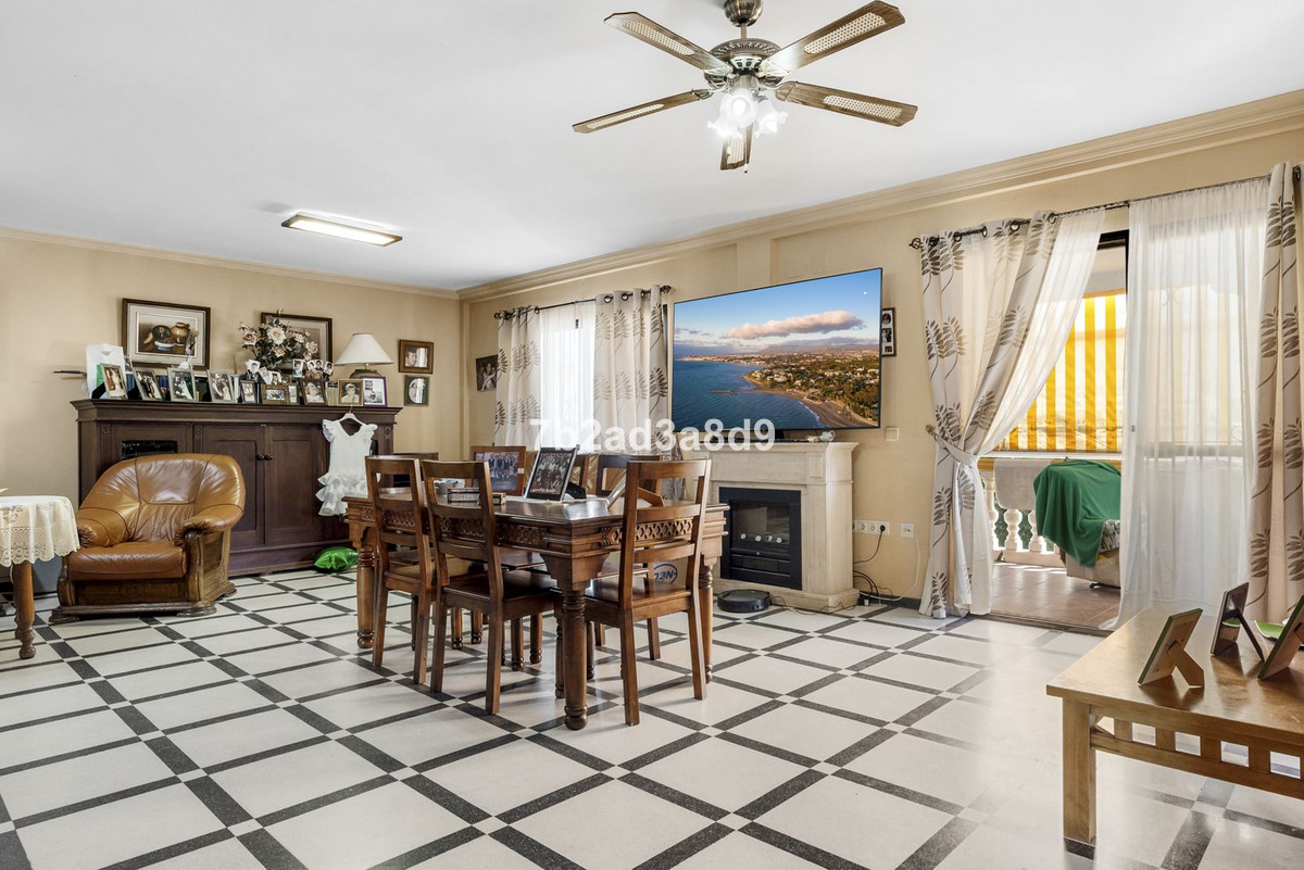 Detached Villa for sale in Estepona | 6 bedrooms H5129635