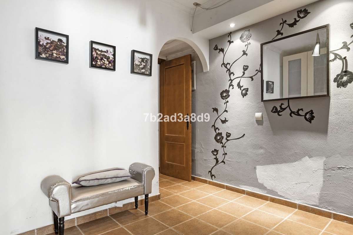 Detached Villa for sale in Estepona | 6 bedrooms H5129635