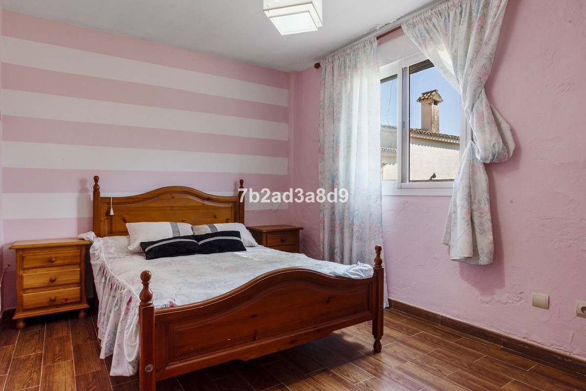Detached Villa for sale in Estepona | 6 bedrooms H5129635